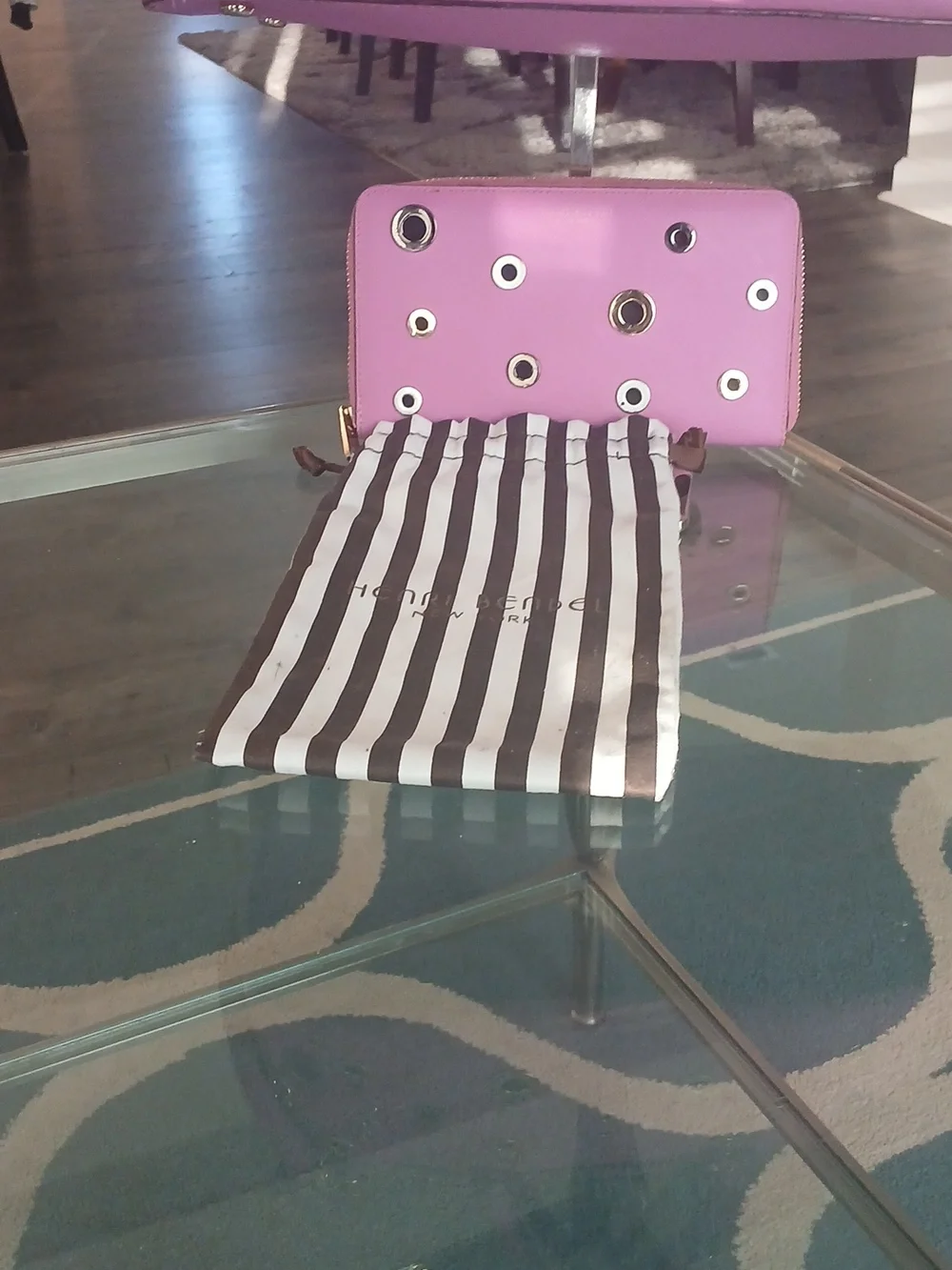 henri bendel pink grommet tote with matching wallet - Picture 3 of 16